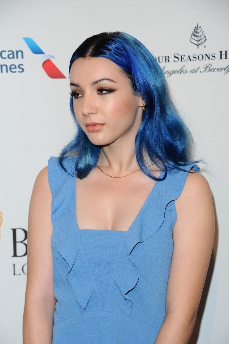 Hannah Marks Hannah Marks
