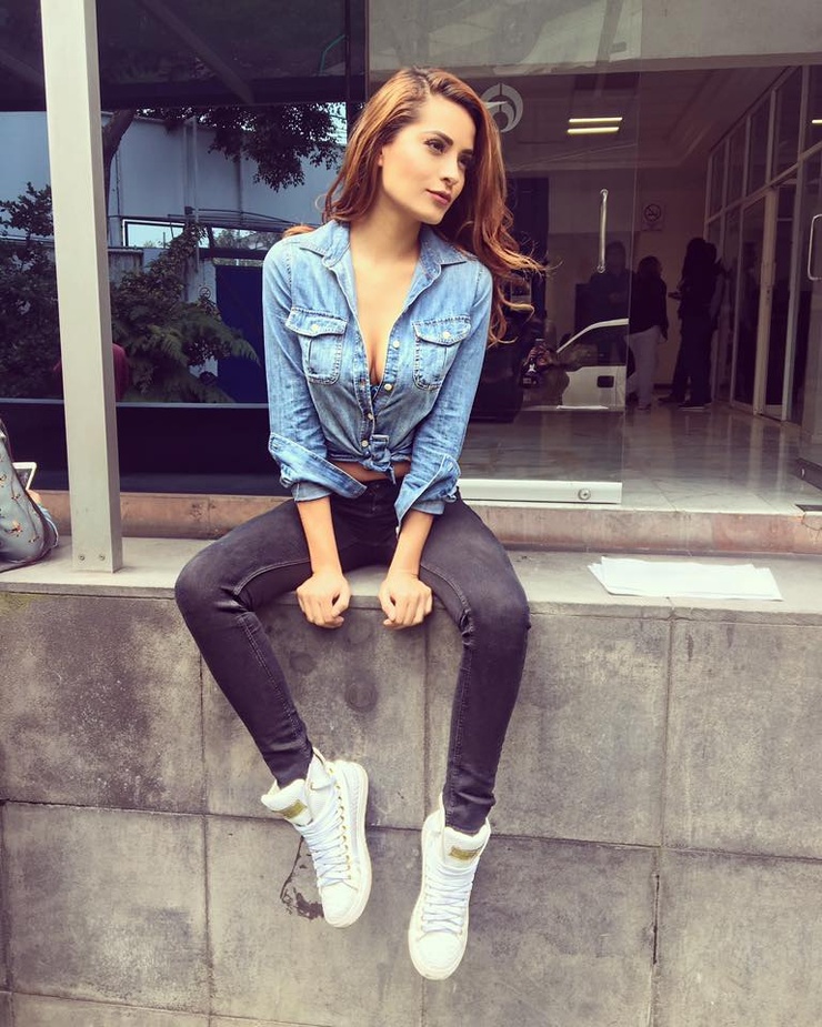 Talia Loaiza Talia Loaiza