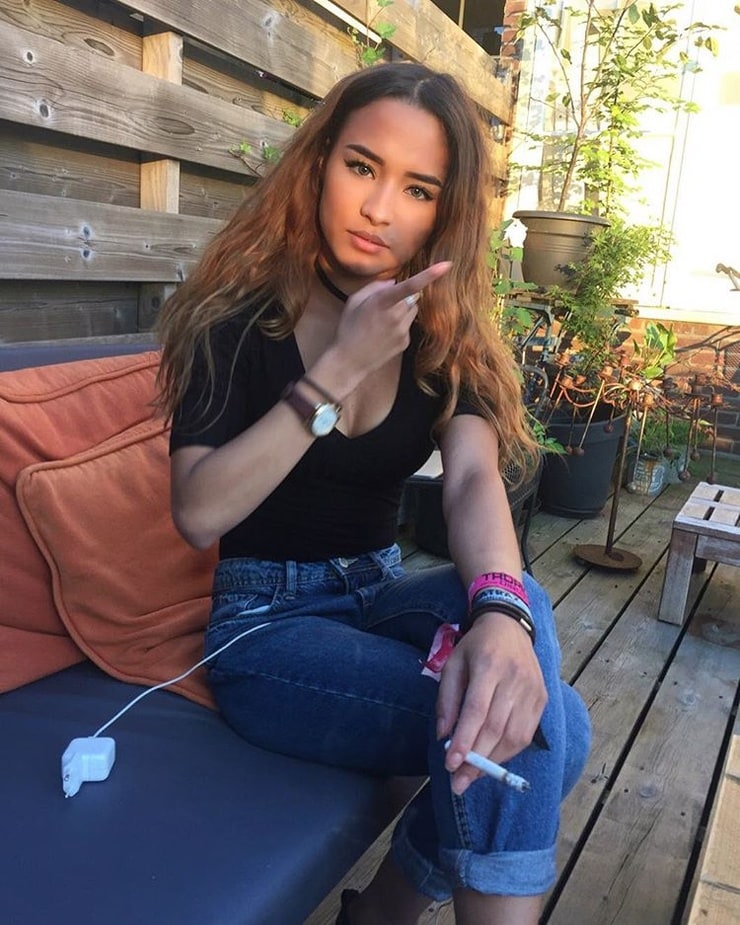 Yade Lauren Yade Lauren