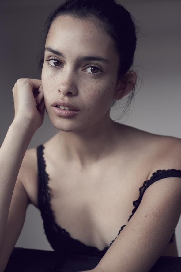 Zoe Barnard Zoe Barnard