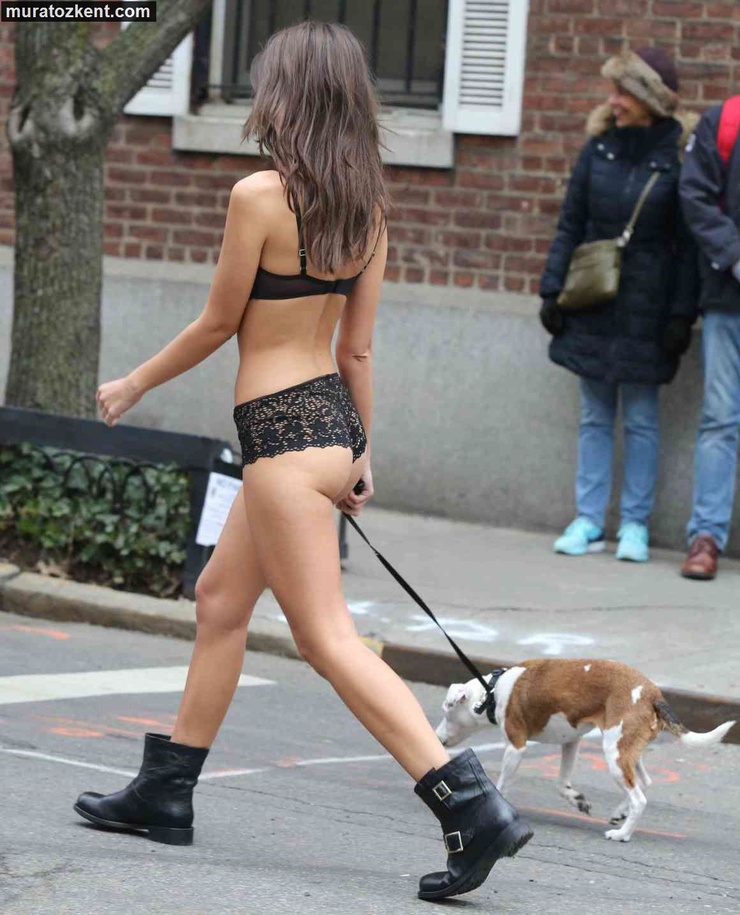 Emily Ratajkowski