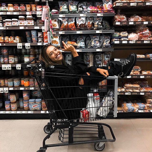 Alexis Ren Alexis Ren
