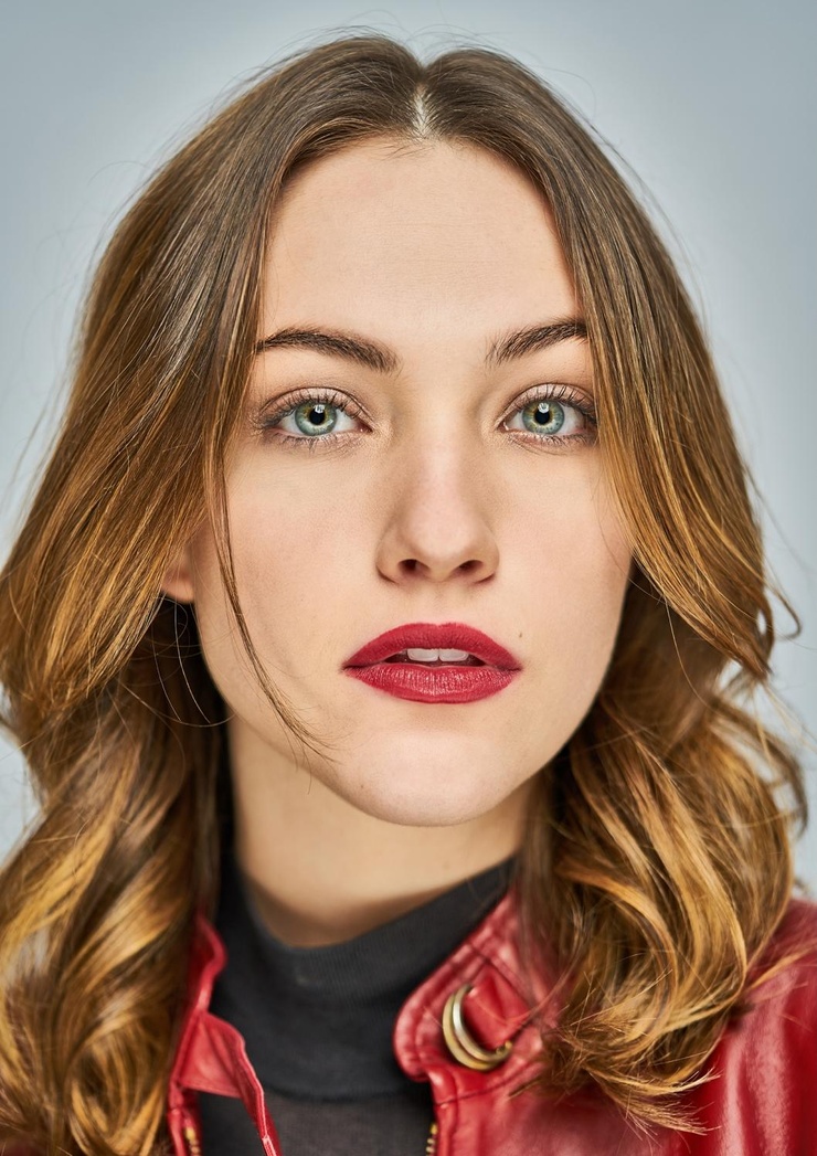 Violett Beane