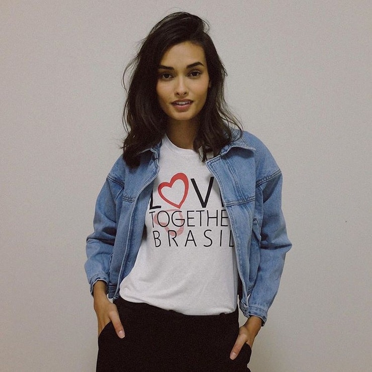 Gizele Oliveira Gizele Oliveira