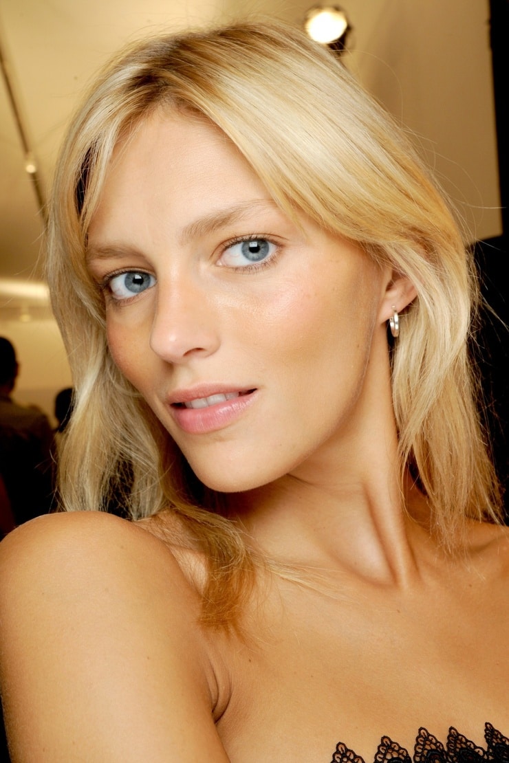 Image Of Anja Rubik 7079