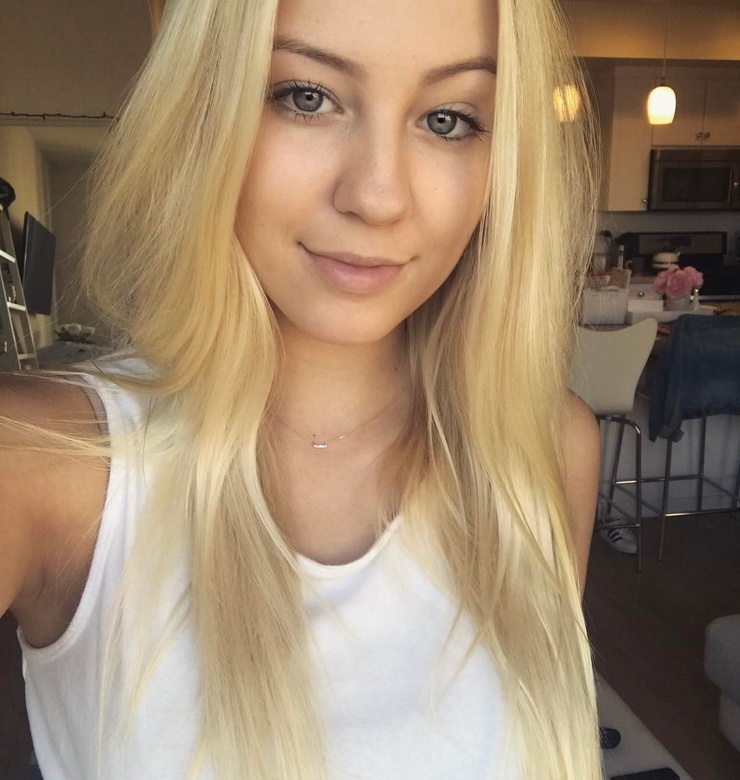 Ava Sambora