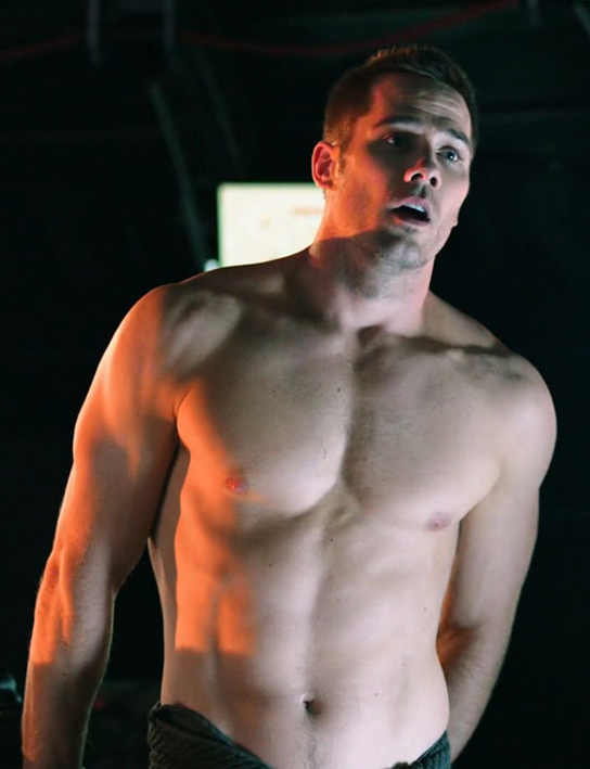 Luke MacFarlane