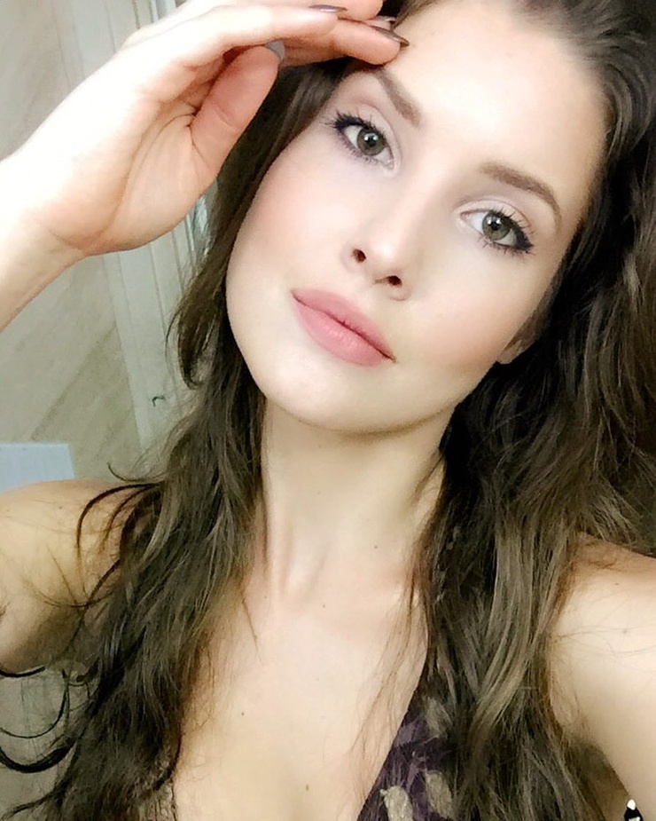 Amanda Cerny