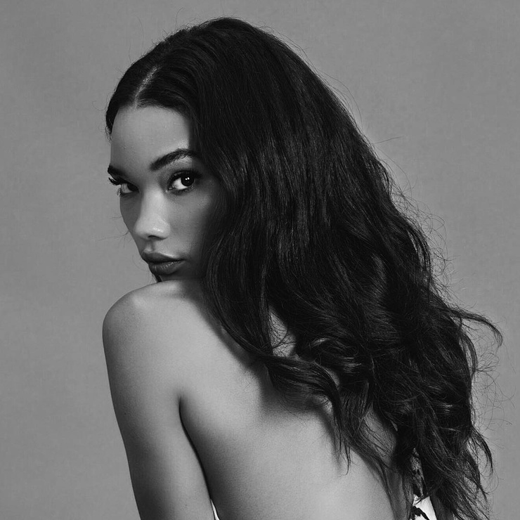 Ashley Moore (2) Ashley Moore (2)