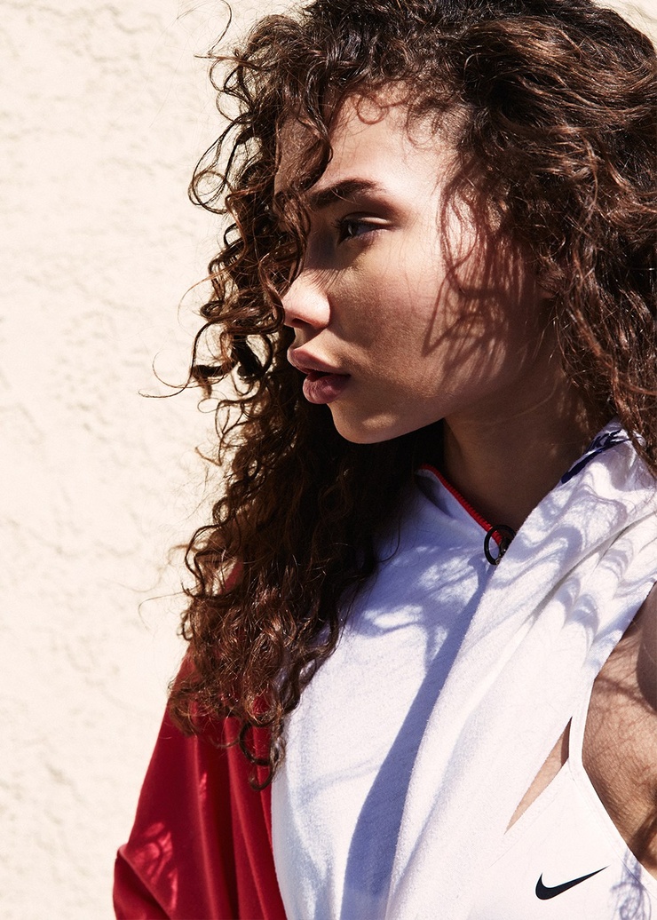 Ashley Moore (2) Ashley Moore (2)