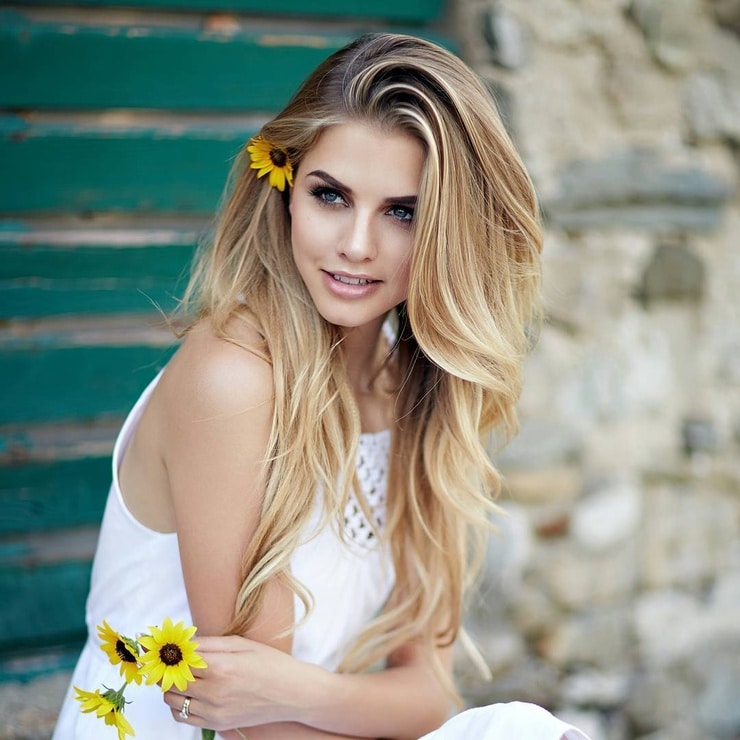 Marina Laswick