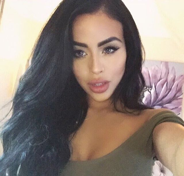 Chloe Saxon