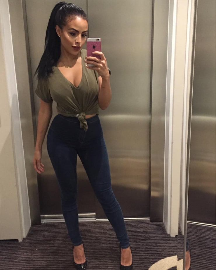 Chloe Saxon