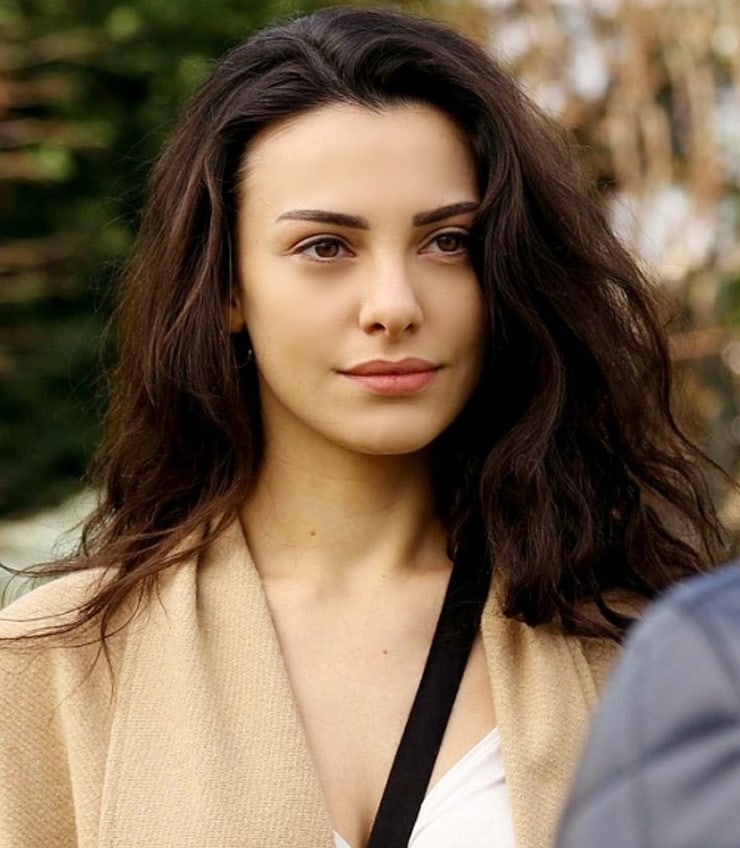 Tuvana Türkay Tuvana Türkay