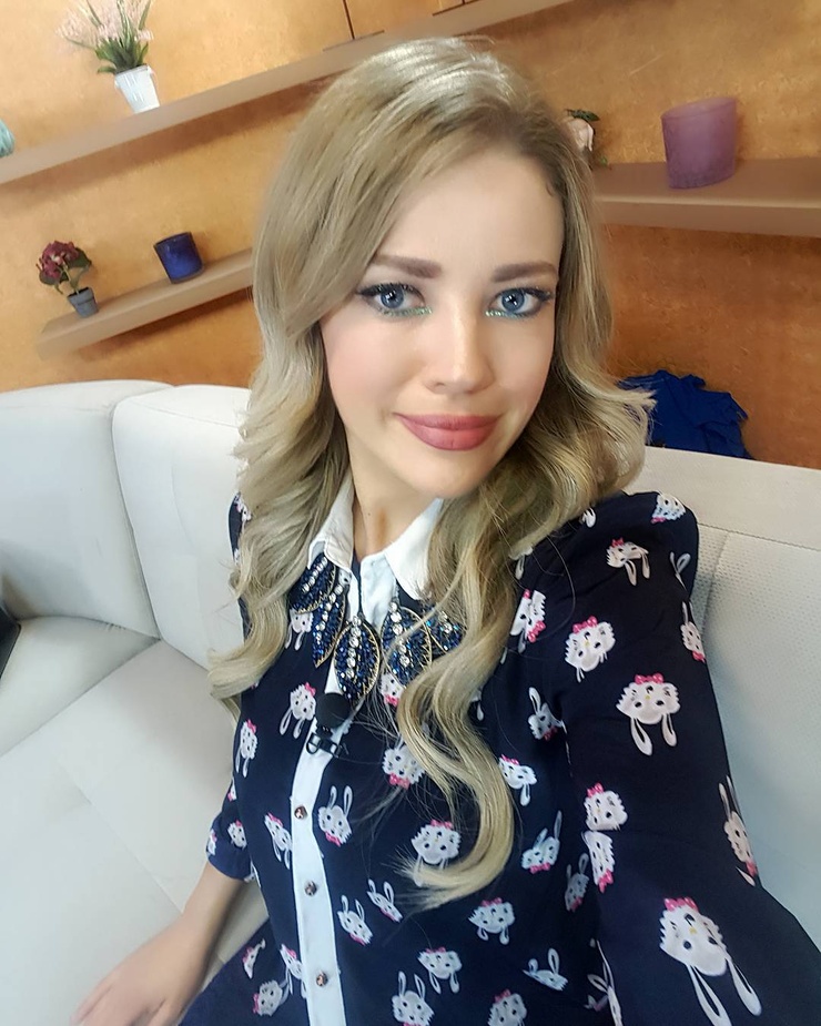 Esra Sönmezer Esra Sönmezer
