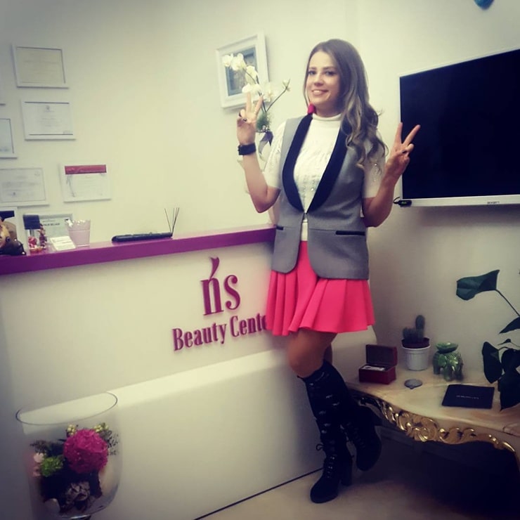 Esra Sönmezer Esra Sönmezer