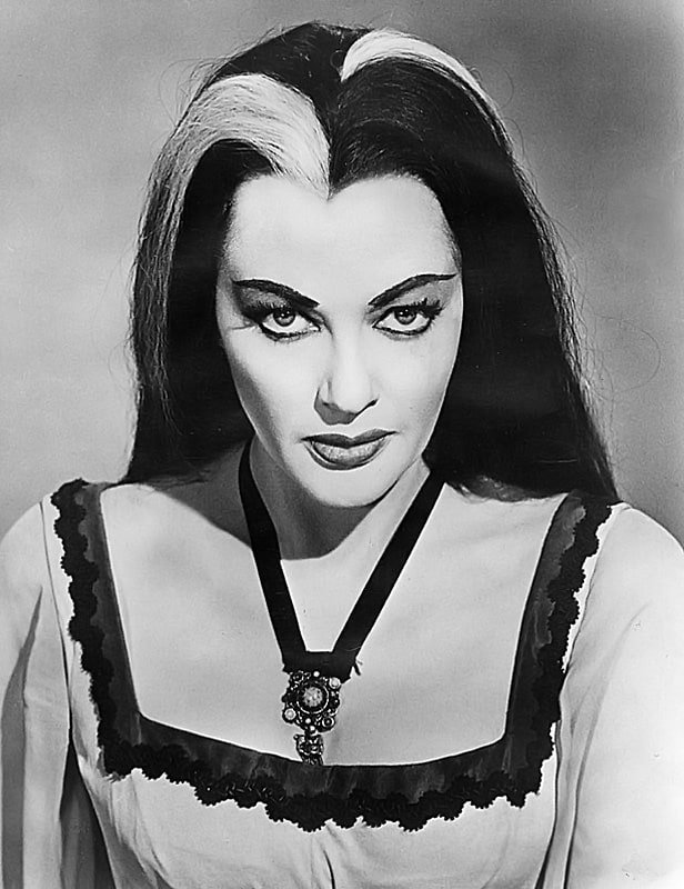 Yvonne De Carlo.