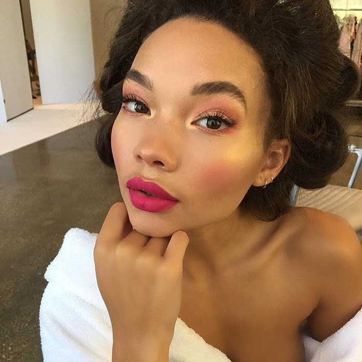 Ashley Moore (2) Ashley Moore (2)
