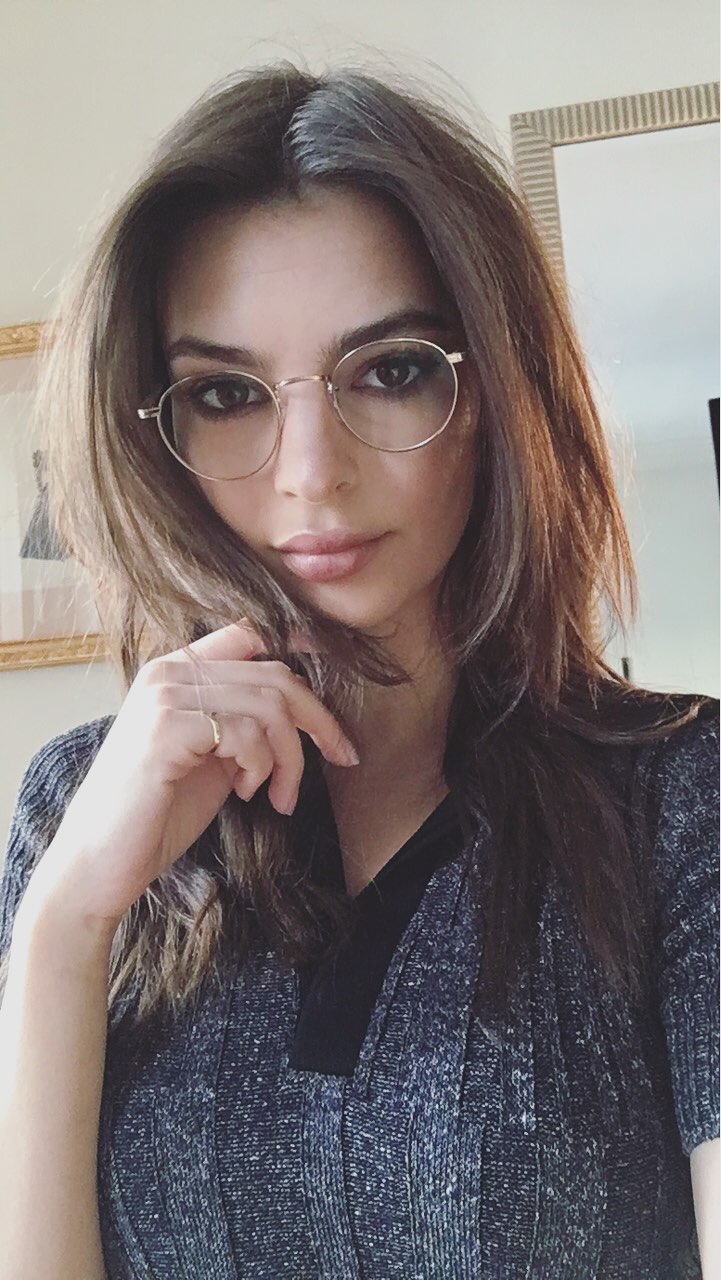 Picture of Emily Ratajkowski