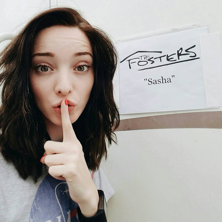 Emma Dumont Emma Dumont