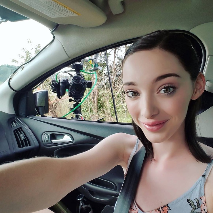 Emma Dumont Emma Dumont