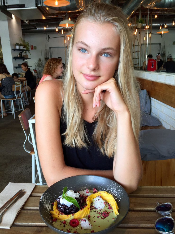 Chloe Vialaret Chloe Vialaret