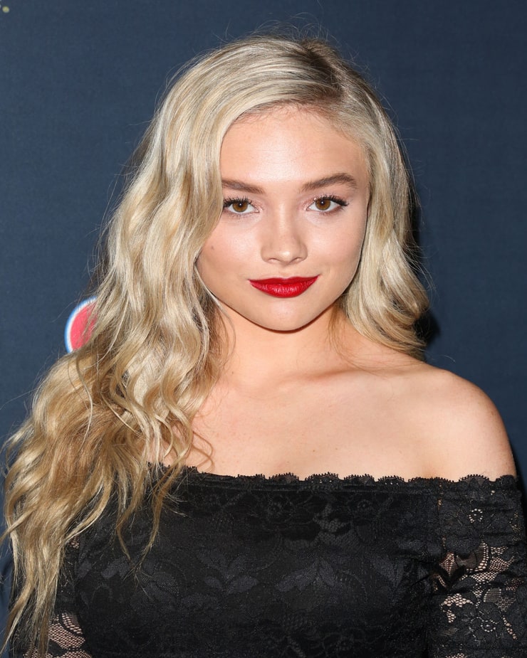 Natalie Alyn Lind