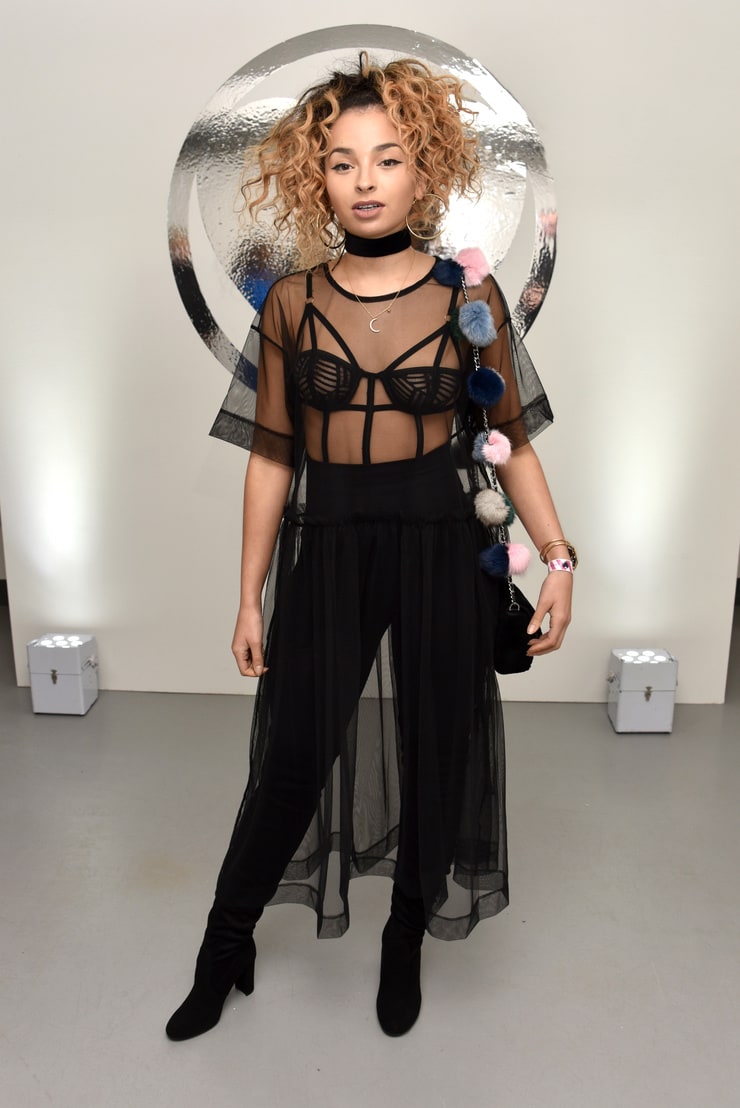 Ella Eyre