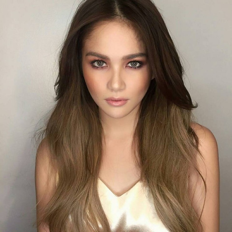 Elisse Joson Elisse Joson