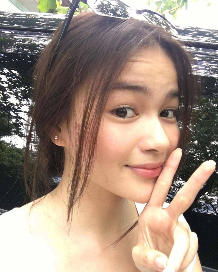 Elisse Joson Elisse Joson