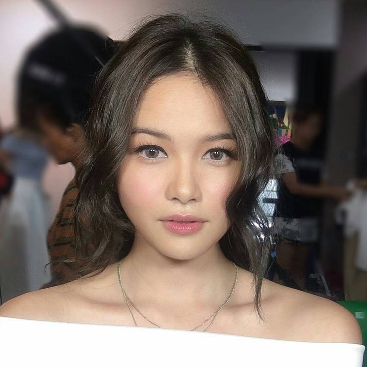 Elisse Joson Elisse Joson