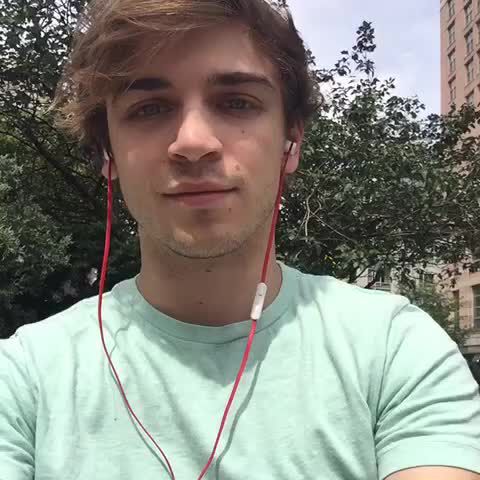 Sean Grandillo