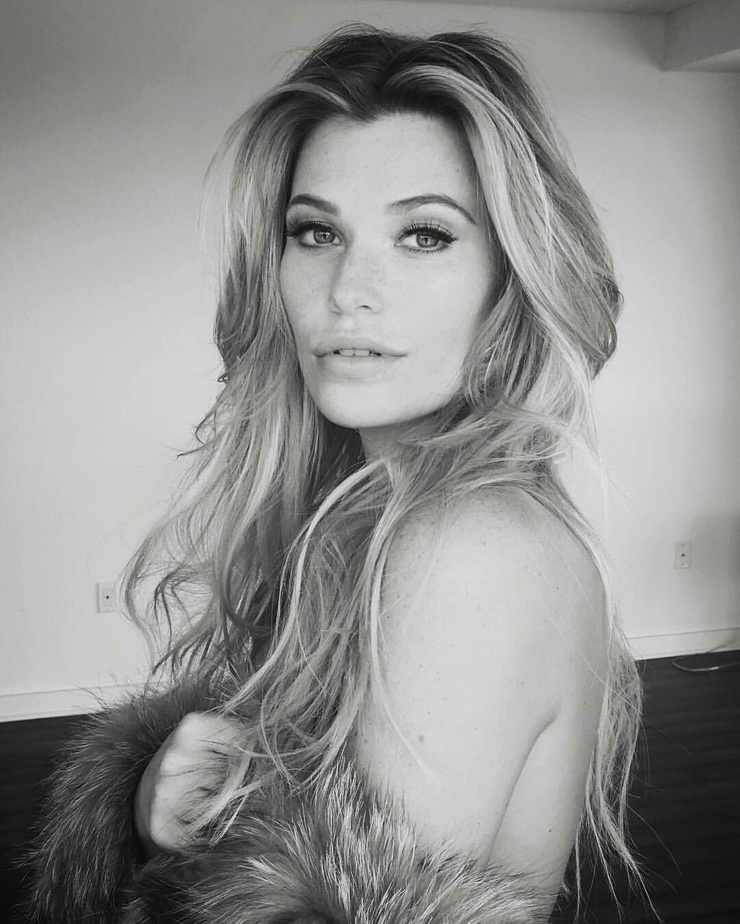 Samantha Hoopes Samantha Hoopes