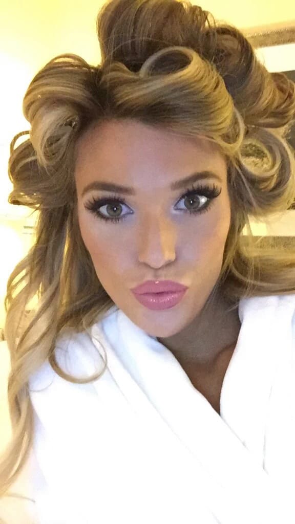 Samantha Hoopes Samantha Hoopes