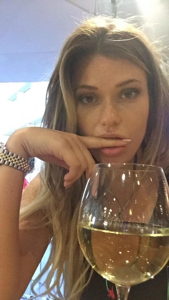 Samantha Hoopes Samantha Hoopes