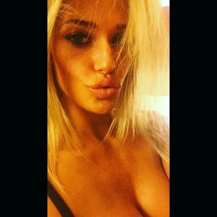 Samantha Hoopes Samantha Hoopes
