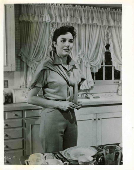 Jennifer Jones Jennifer Jones