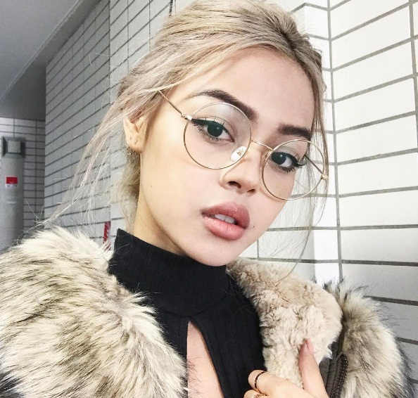 Lily Maymac