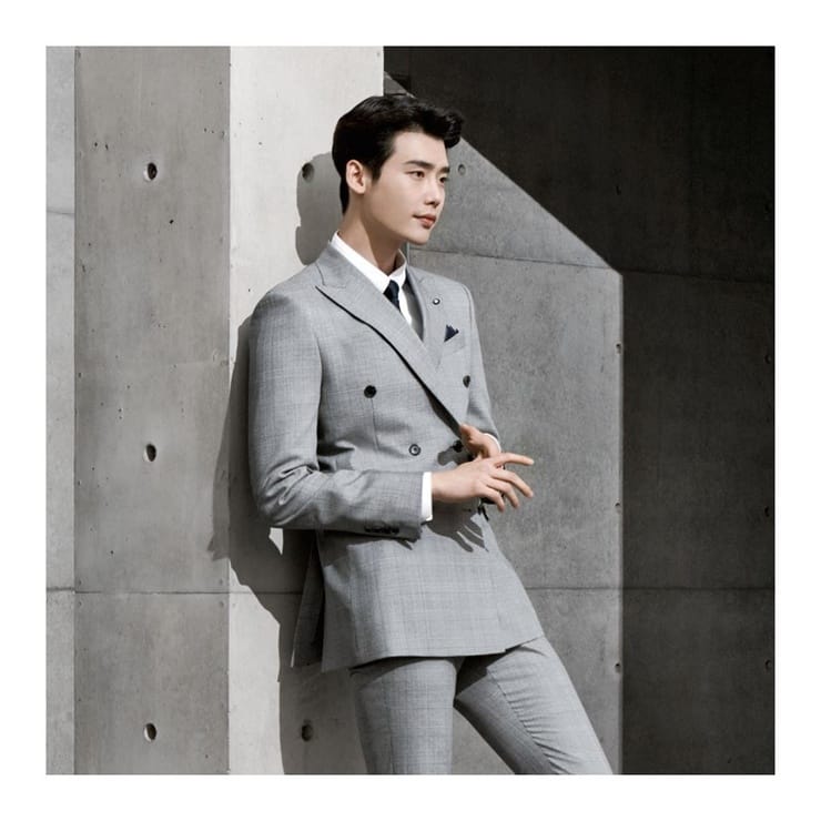 Jong Suk Lee