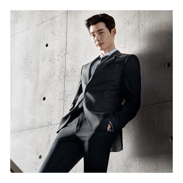 Jong Suk Lee