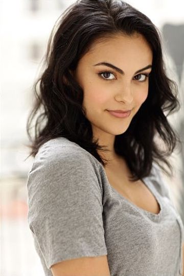 Camila Mendes