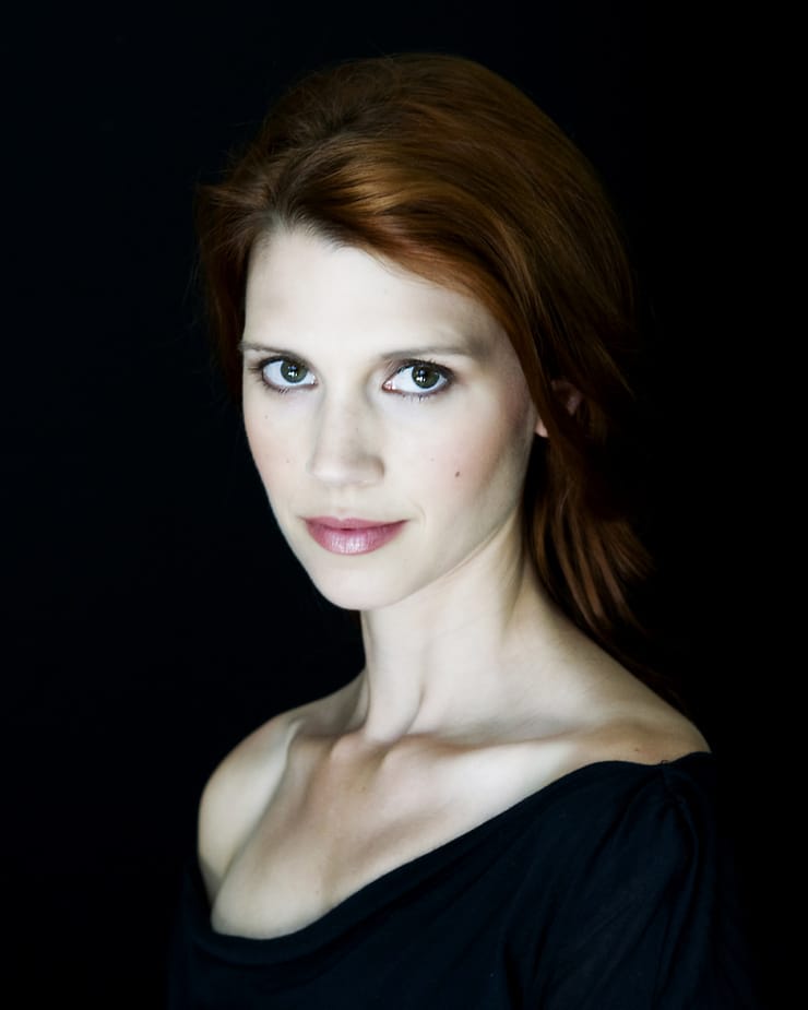 Julie McNiven Julie McNiven