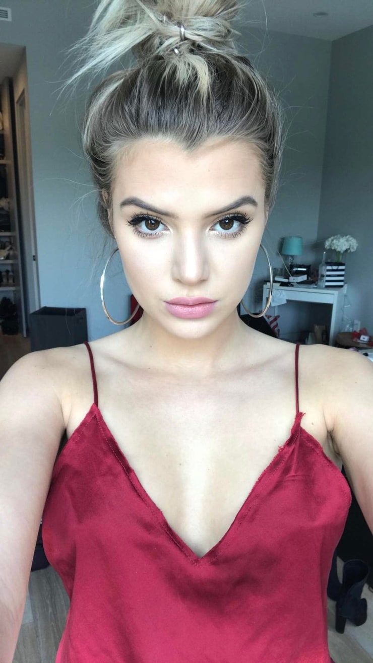 Алисе 15. Алиса Вайолет. Alissa Violet 2020. Alissa Violet 18. Alissa Violet грудь.