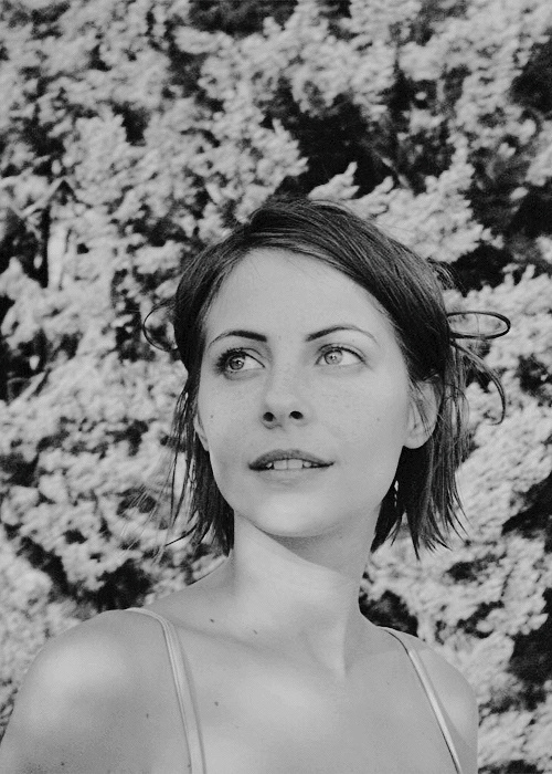 Willa Holland