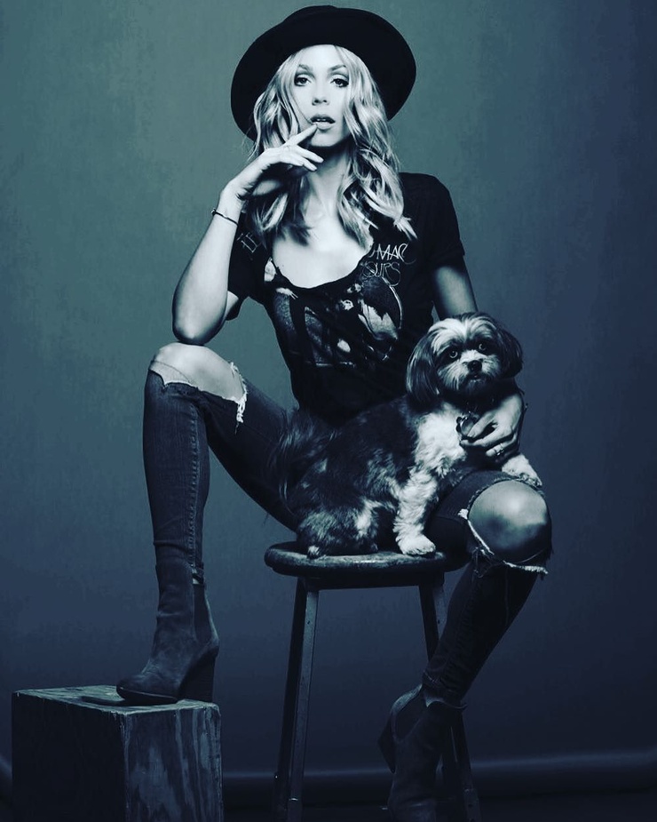 Laura Vandervoort Laura Vandervoort