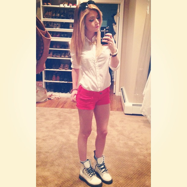 Chrissy Costanza