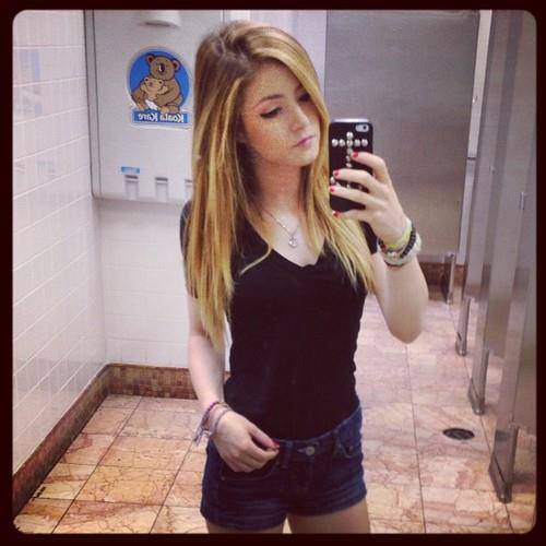 Chrissy Costanza