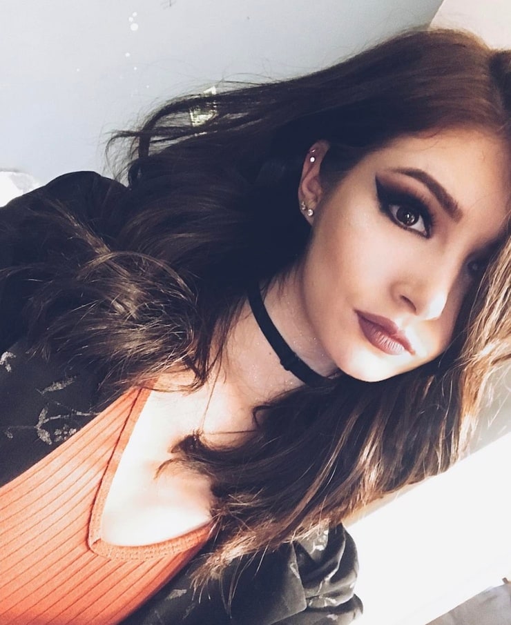 Chrissy Costanza