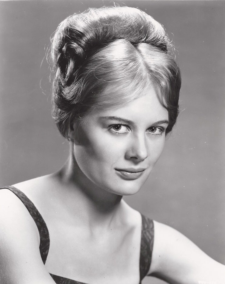 Shirley Knight