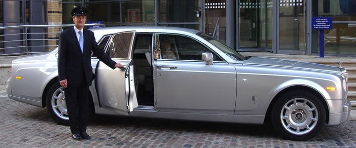 Need to rent a chauffeur car in Melbourne?